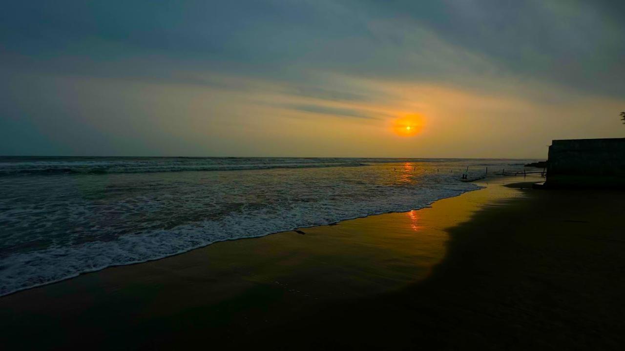 Modern Resort Cox's Bazar Exterior foto